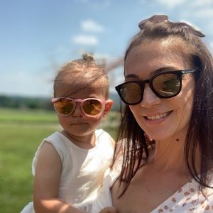 Meet your Posher, Adriana